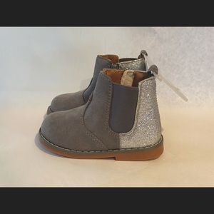 H&M NWT Toddler Grey Sparkle Chelsea Boots Booties Sz 6
